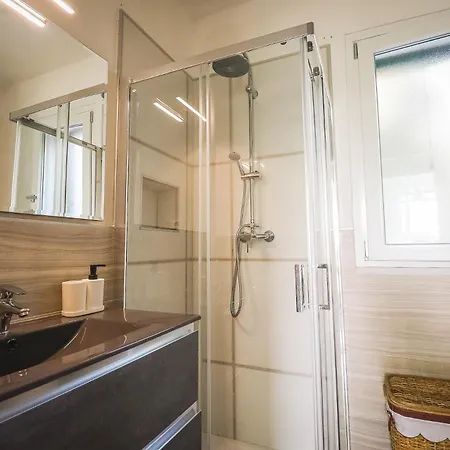 Nuovissimo Con Parcheggio Gratuito *