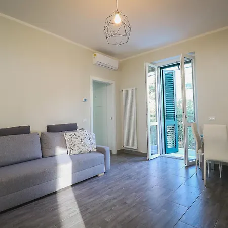 Nuovissimo Con Parcheggio Gratuito * マッサ